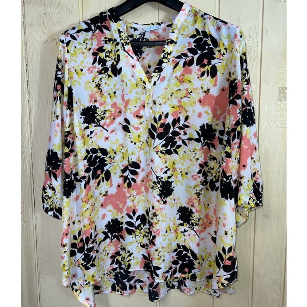 NWOT BLOUSE. Ashley Nelly Tipton